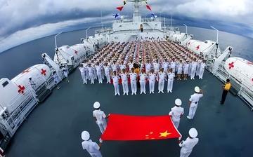 马凯硕近期在欧洲的一场演讲中提到：“中国弱时，你们往中国塞鸦片；中国强时，你们往