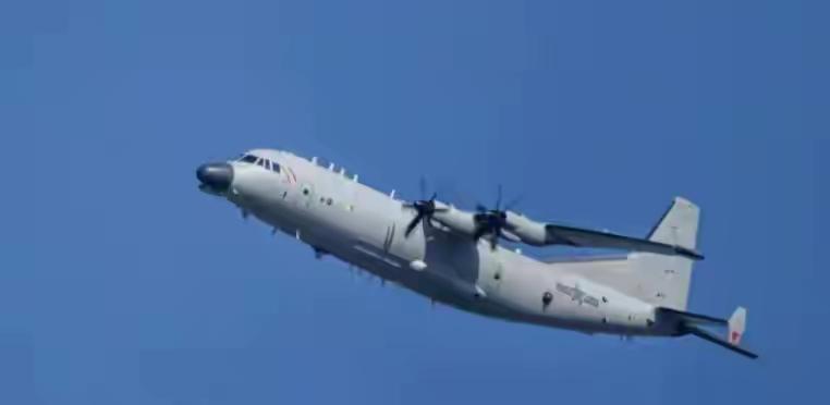 你不是挺硬气吗？现在知道慌了？小日子一觉醒来发现家门口天上海上多出这些，一下子给