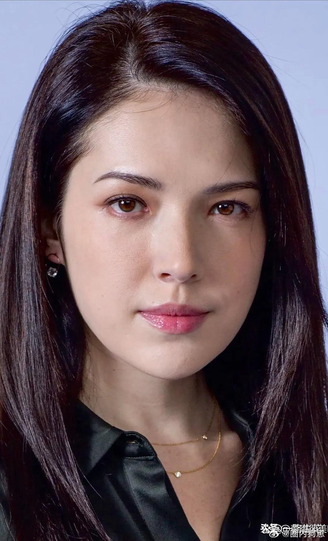 许玮甯是真美，肌肤纹理清晰，真实质感动人～​​​
