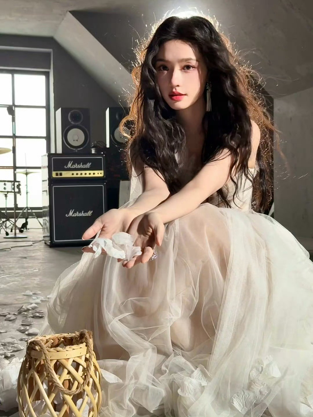 阿谁你怎么这么美！好喜欢林允卷发！！绝美的好吗🙌🙌​​