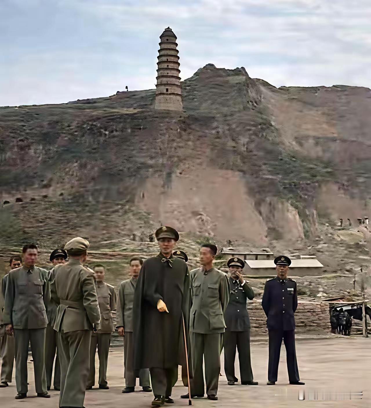 王铎：蒋介石1947年到延安，看了毛主席的住处后，非常吃惊，连觉也睡不着了。