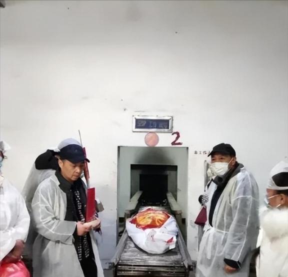 这就是丁克的下场！2022年，北京昌平，赵女士在41岁时因病去世，她生前没有结婚