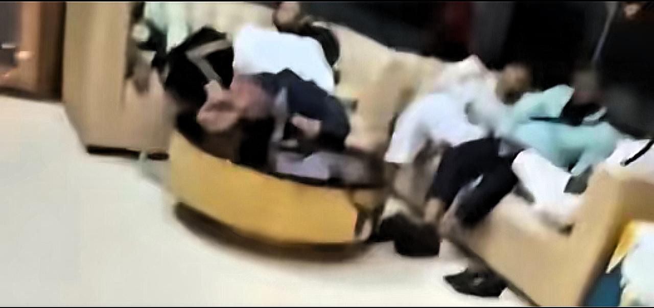 印度人广州睡沙发不消费?这波操作戳破“旅游促消费”的幻想刷到印度人在广州宁愿