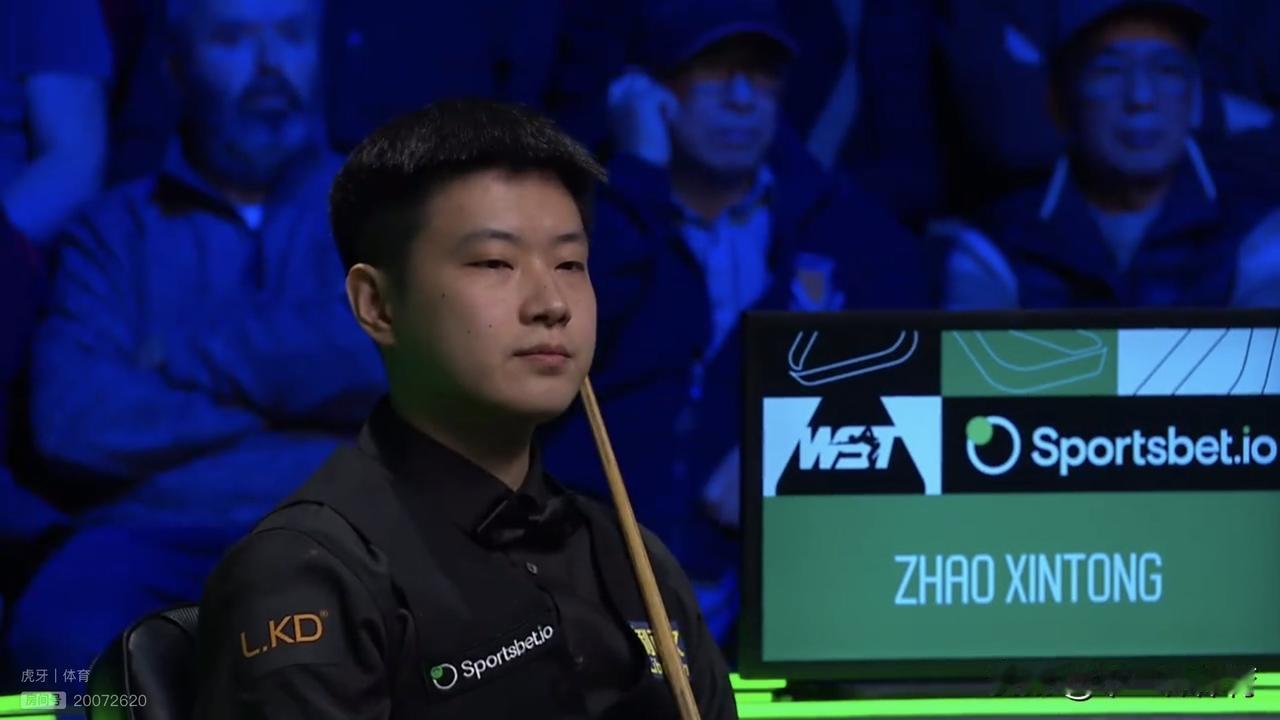 赵心童6-5战胜马克.艾伦与希金斯会师斯诺克球员锦标赛决赛，两杆破百，单杆50+