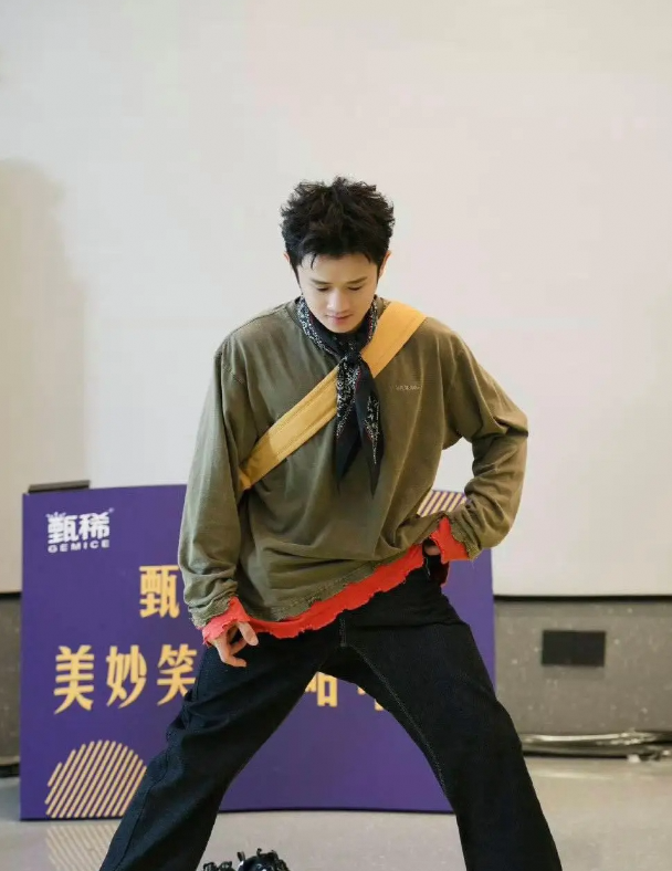 王勉恋情传闻引发热议，粉丝纠结期待背后的复杂关系