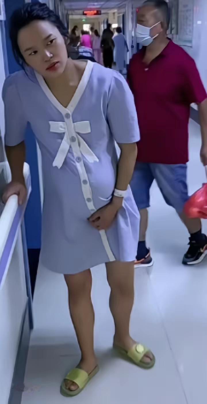 寒心了，女孩怀孕两个月了，男方把彩礼从26万降到8万，说没钱了，女孩说要去医院坠