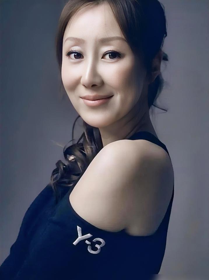 2009年孙楠把全部身家留给买红妹，转身娶了三婚的潘蔚：16年后，谁才是赢家？