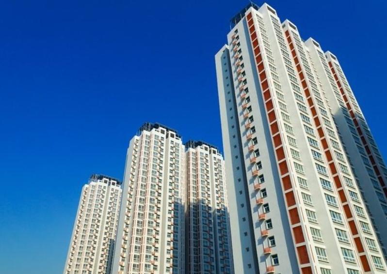 我国为什么有这么多高楼？最直接的推手，是“土地财政”带来的账本逻辑。过去