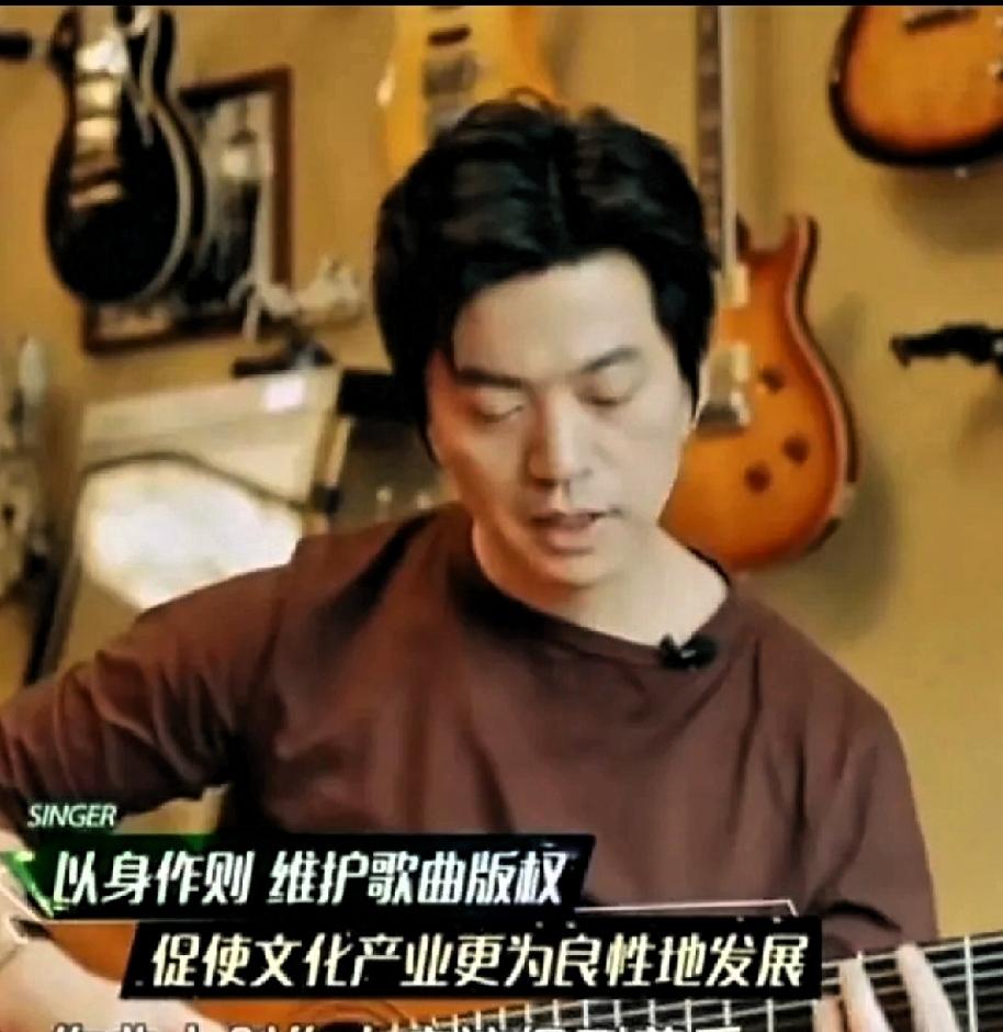 李健这波操作真的很圈粉！3月30日晚上，一向低调的歌手李健，突然冲上了热搜，