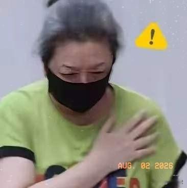 江珊这次，是真让人心疼了。7月31日，石家庄大剧院，话剧《德龄与慈禧》收官场。