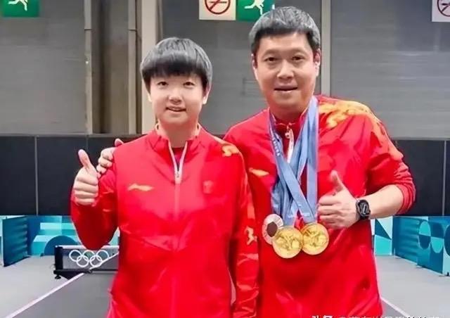 国乒前辈刘国正称赞邱贻可师徒，他是这样评价的：邱贻可当运动员时球技就很棒，他能够