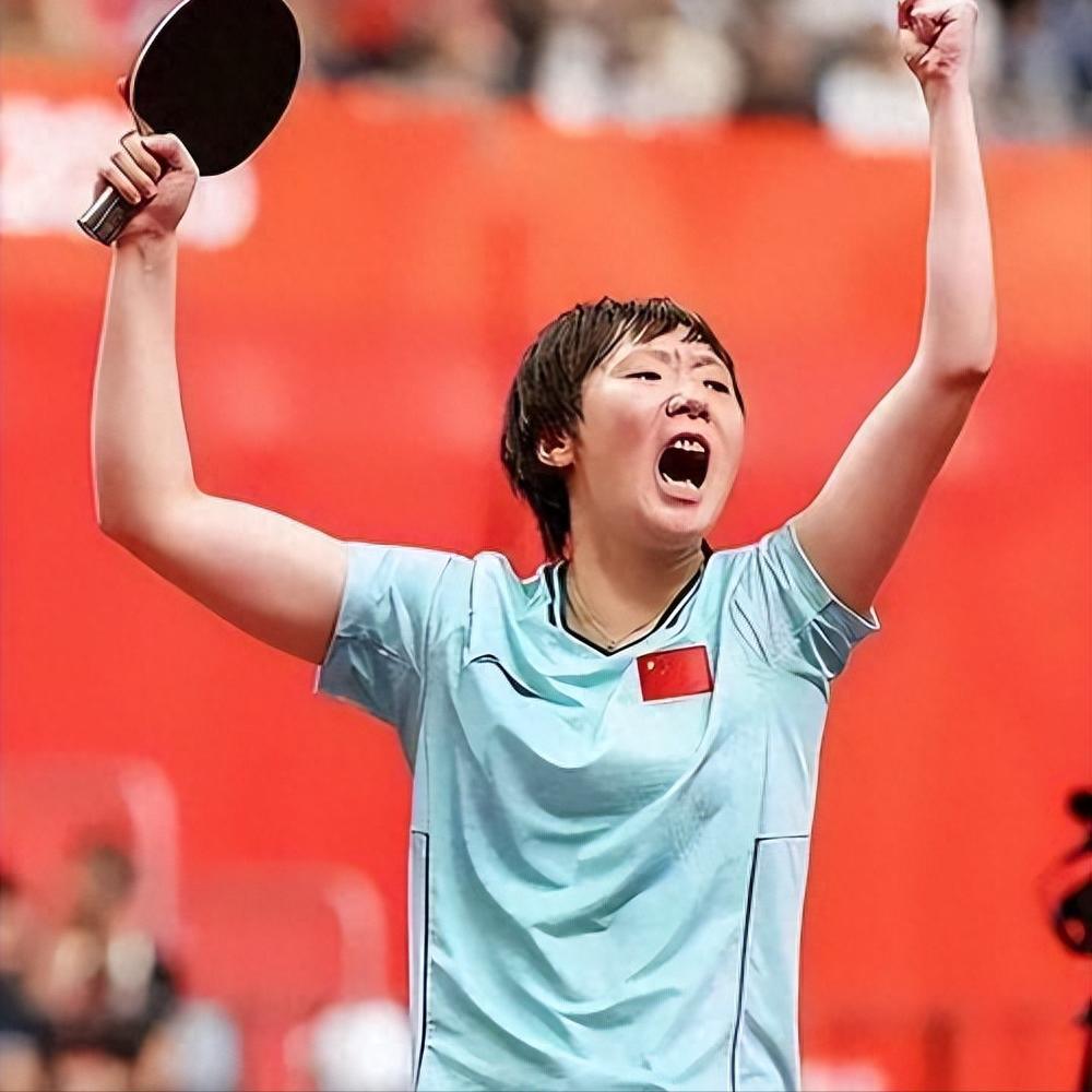 同样是坐镇北京主场，同样是女单八强战，赛场两端却呈现出截然不同的走势：一边是王曼