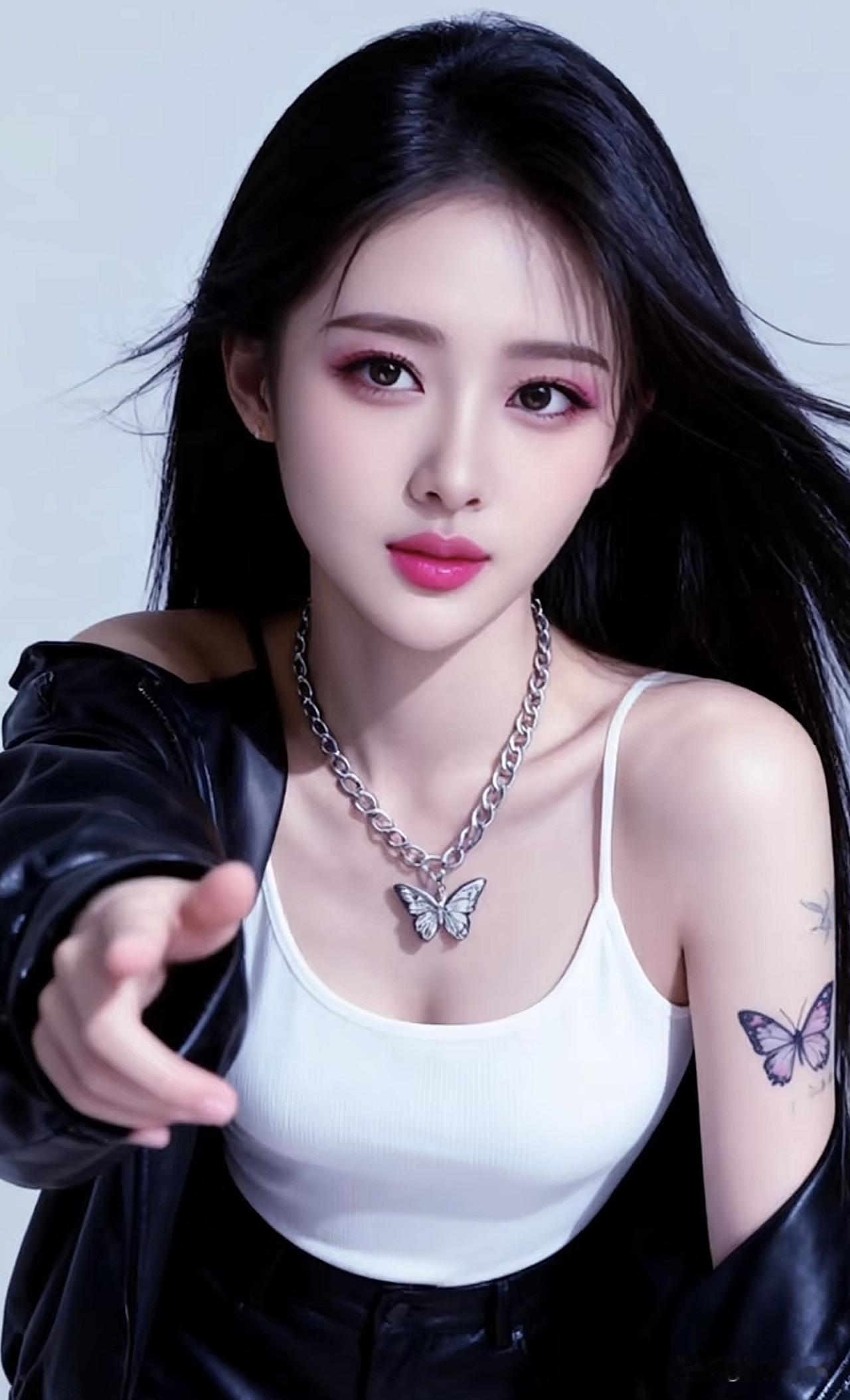 黑发如云，玉骨冰肌。玉肌颜白冰肌玉颜肌白冰肌玉颜肌黑发清融黑发清融