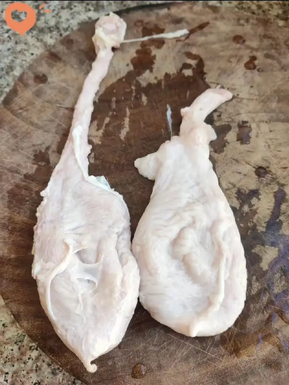 今天买猪肉，老板送了两个这东西给我，不知道是什么？这玩意要怎么样做才好吃呢？