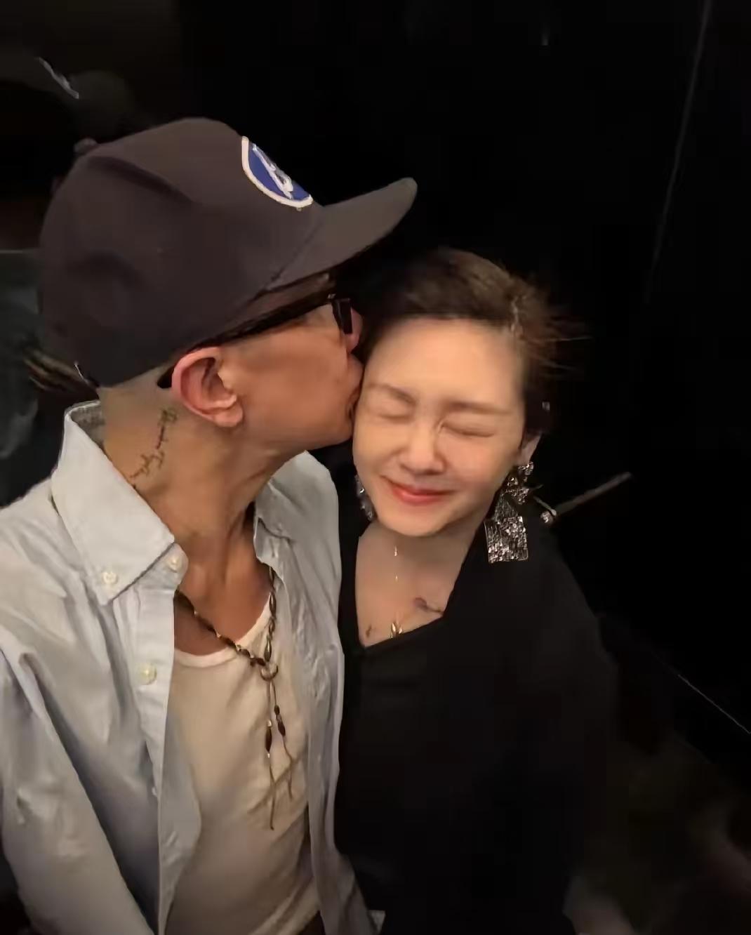 大S吃的亏，归根结底是文化水平太低。她过度自信，不仅害了自己，还连累了一双儿女。