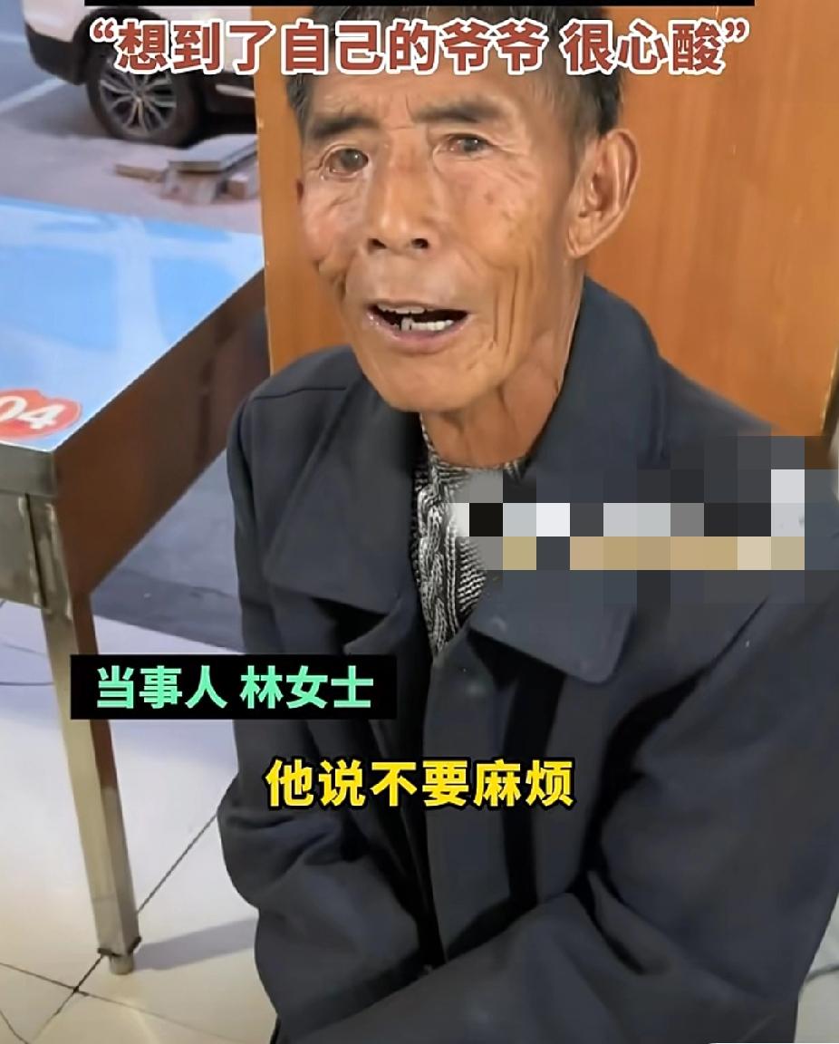 四川西昌，一女子在饭店吃饭时，偶遇一位爷爷带着三个孙子进店吃饭，可这位爷爷犹豫了