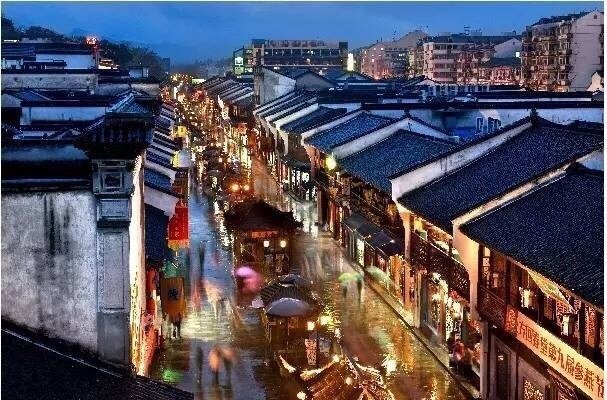 如果可以，想等一人，陪我在杭州消磨时光；寻找藏匿在时光里的味道……