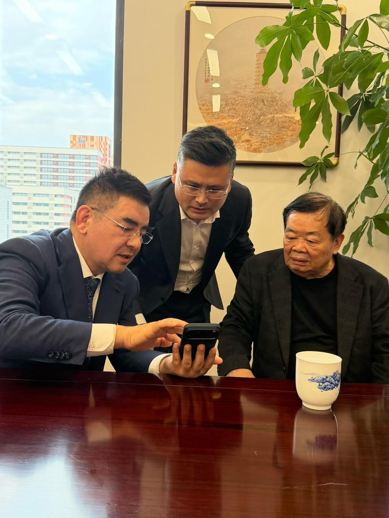 2026年2月5日，张兄伴陈光标先生晤曹德旺先生，两位仁翁聚首，尽展新时代企业家