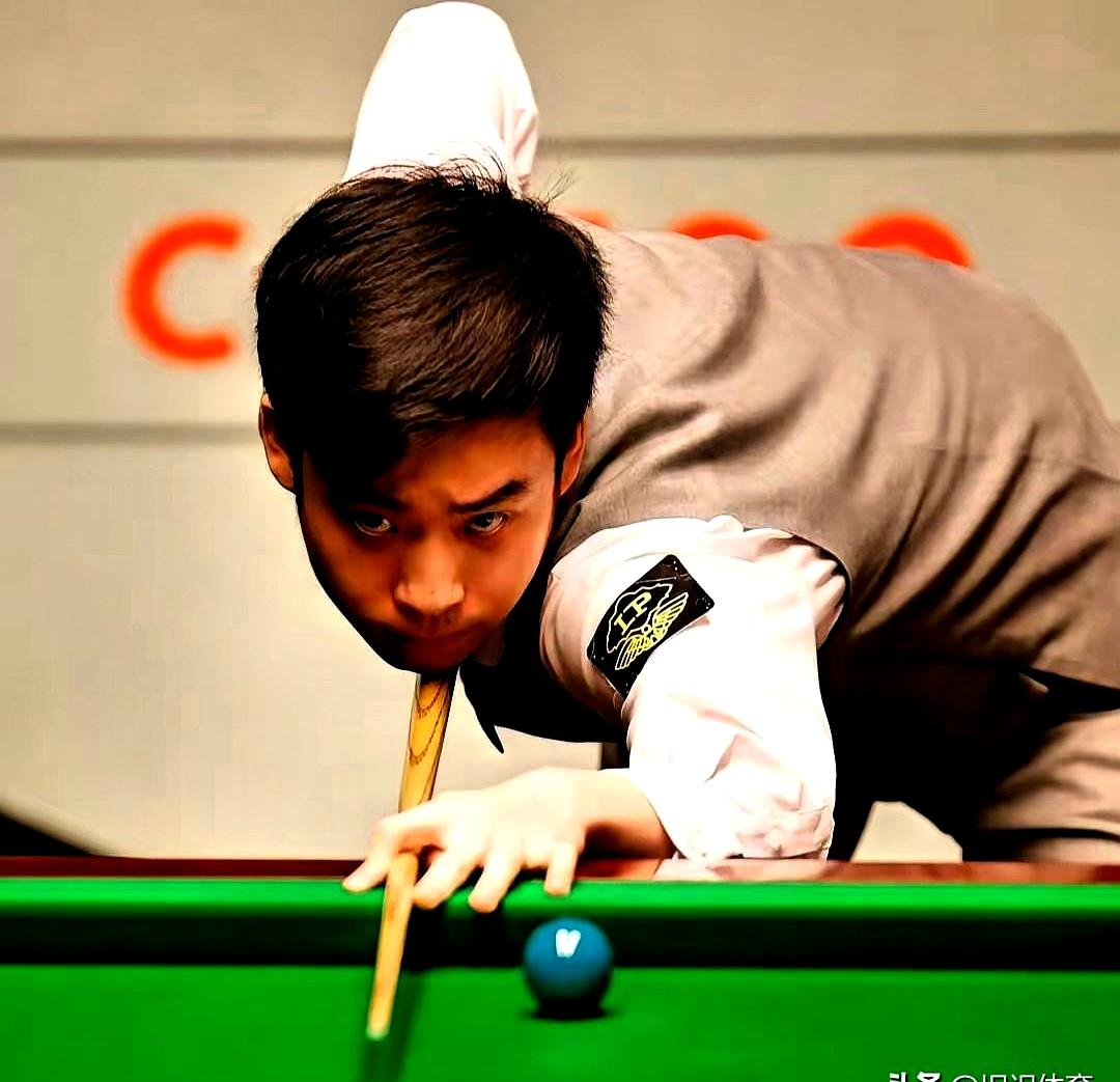 范争一这天没捅破，但克鲁斯堡的天，快被他顶出个窟窿了！墨菲，堂堂世锦赛冠