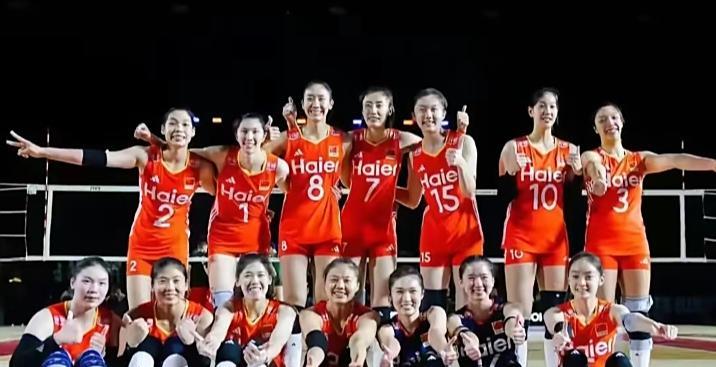 中国女排3-1战胜哥伦比亚，取得两连胜之后，所在小组最新积分榜如下:胜6局负0