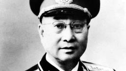 “陈赓大将有没有怕的人？”面对主持人蔡国庆提出的这个问题，陈赓之子陈知建毫不犹豫