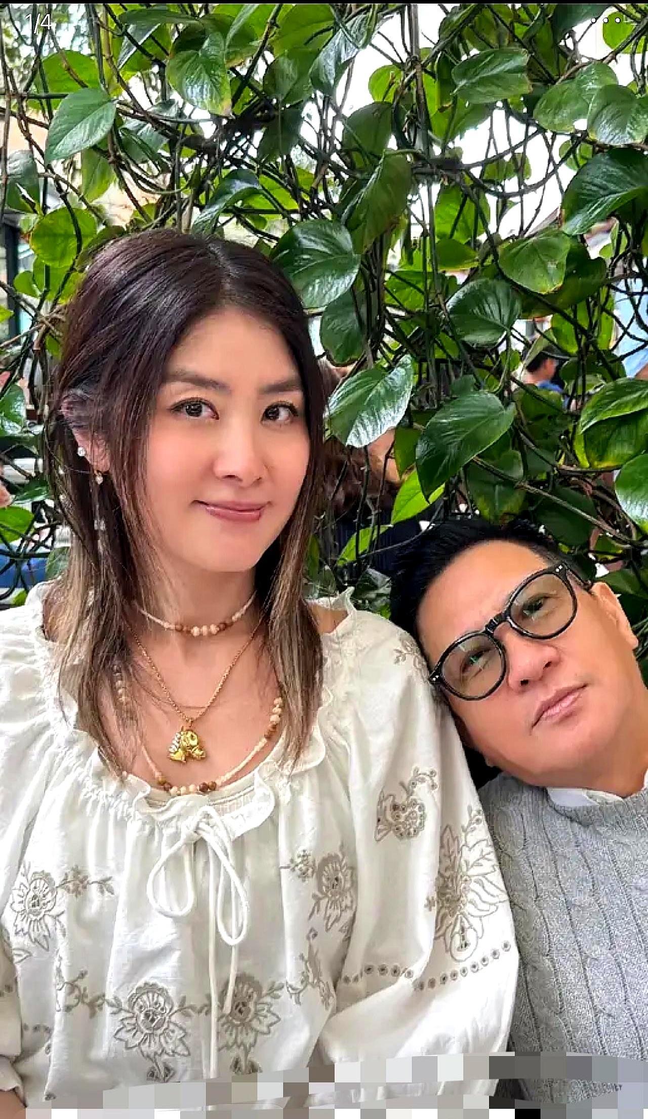 影帝张家辉把脑袋砸在陈慧琳肩上，全场起哄，他老婆却在搓麻将。大年初六开工饭