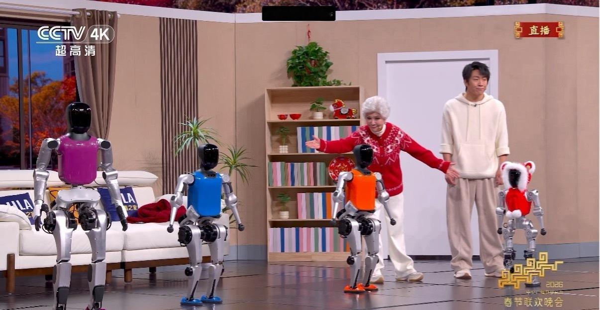 以前的手办：各种二次元人物周边现在的手办：机器人机器人穿上红衣莫名好萌，能不能做