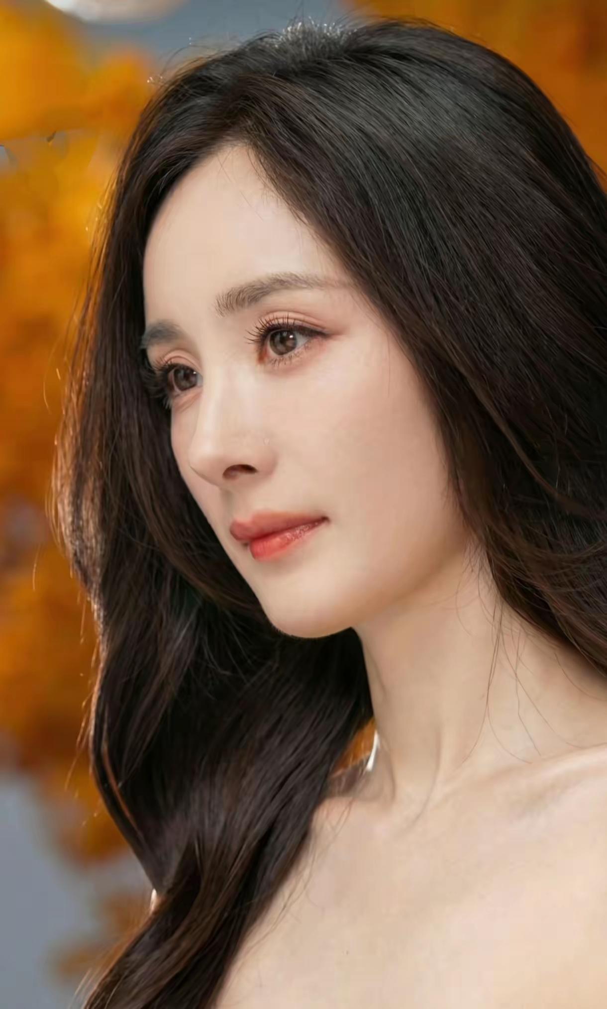 杨幂的那一双眼睛看进去了都出不来了精修图里的杨幂美若天仙[捂脸哭]