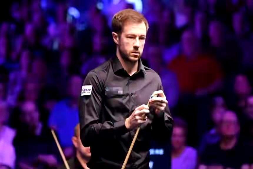 9-5的比分背后，藏着一个比冠军更残酷的真相。霍金斯捧起奖杯时，利索夫斯基