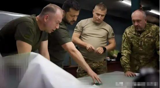 《炸裂！英国王子深夜突访基辅，当着全世界的面，给普京下了最后通牒！》 深夜时