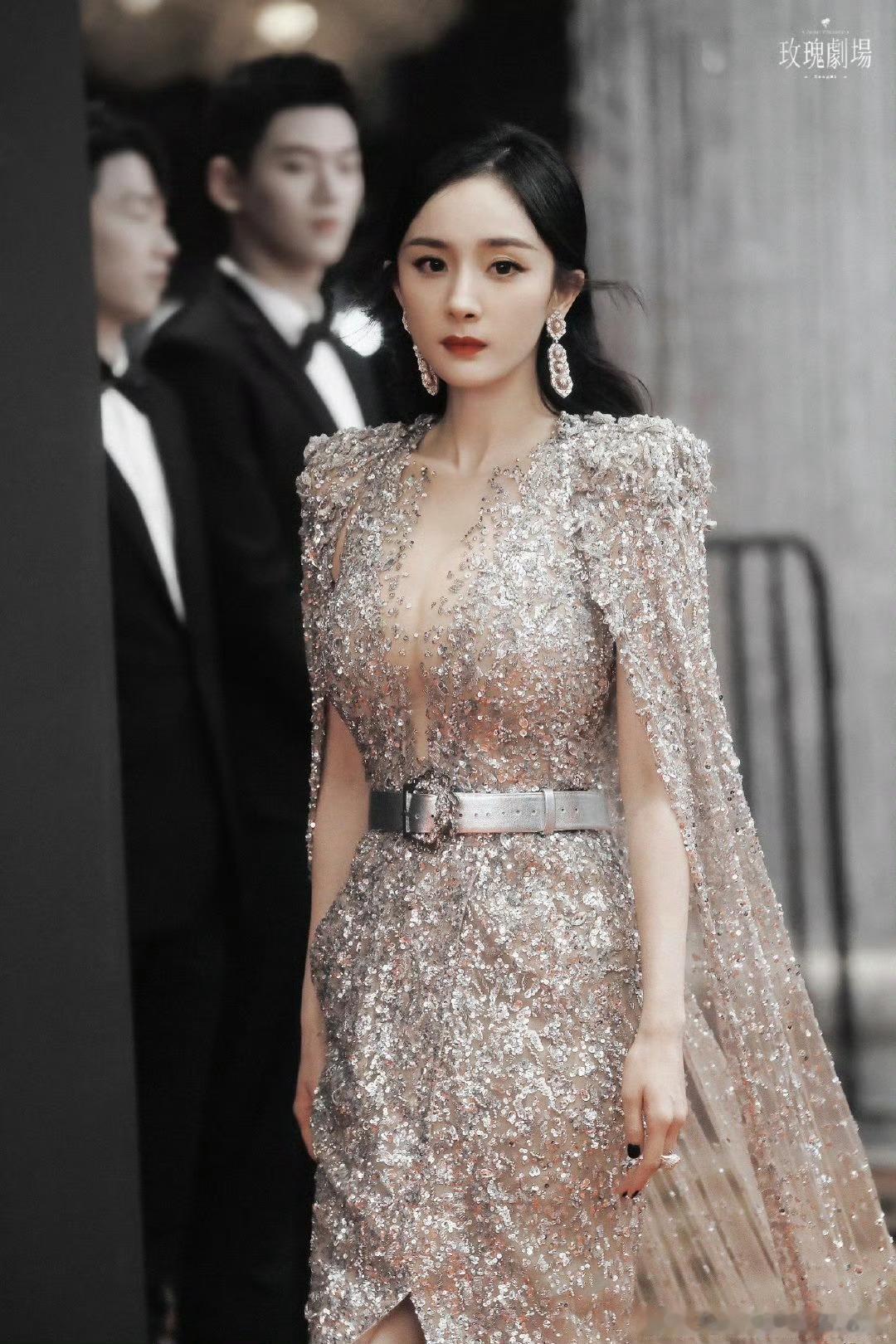 杨幂慵懒风👠
