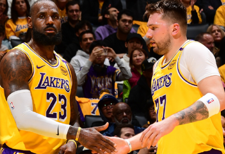 手握得分王却进不了揭幕战，NBA给东契奇的见面礼，是一记响亮的耳光