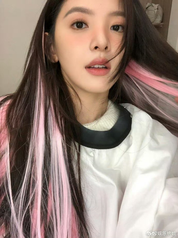 章若楠粉发挑染女团进行时​​​