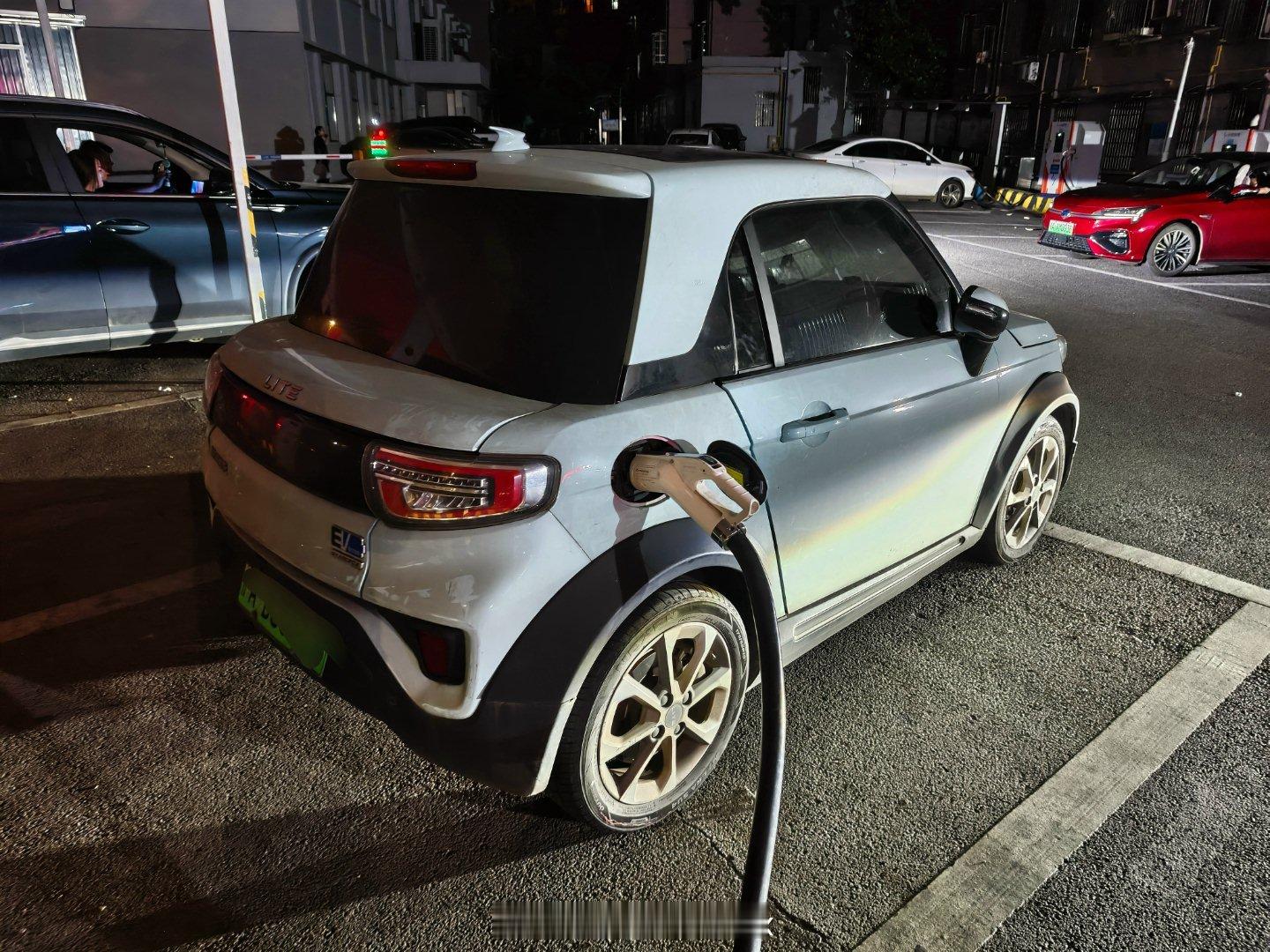 恕我无知这是个啥车，好可爱​​​