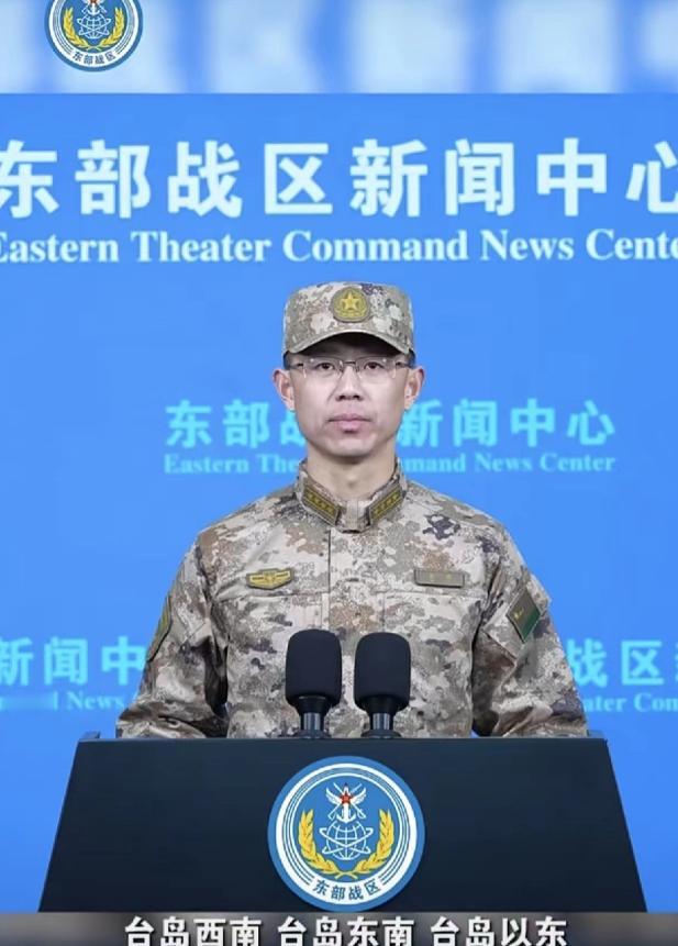 看着东部战区那个“导弹全时竖立”的画面，我心里其实挺不是滋味的。大过年的