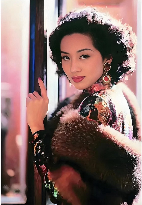 梅艳芳的信托基金才是真信托。2003年她离世前立遗嘱，给母亲覃美金设每月7