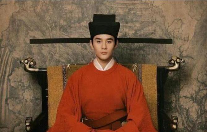 范仲淹母亲去世之时，风水先生指着一块地说：“这是风水宝地，子孙多出贵人”。走出百