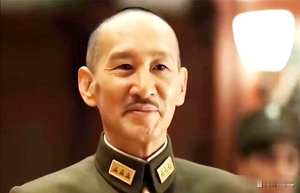 12斤，是演蒋介石要减掉的肉。张国立进组前每天只吃一顿饭，饿到走路发飘。镜头