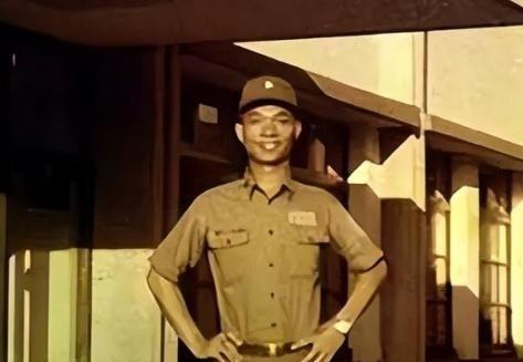 1979年，一台湾连长冒死游泳横渡台湾海峡，回到祖国大陆，面对连番审问，他的妻子