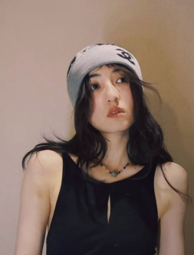 大把艺人有纹身了，为啥要说子枫呢？有点搞不懂了，只是个人喜好，而且这个笑脸纹身好