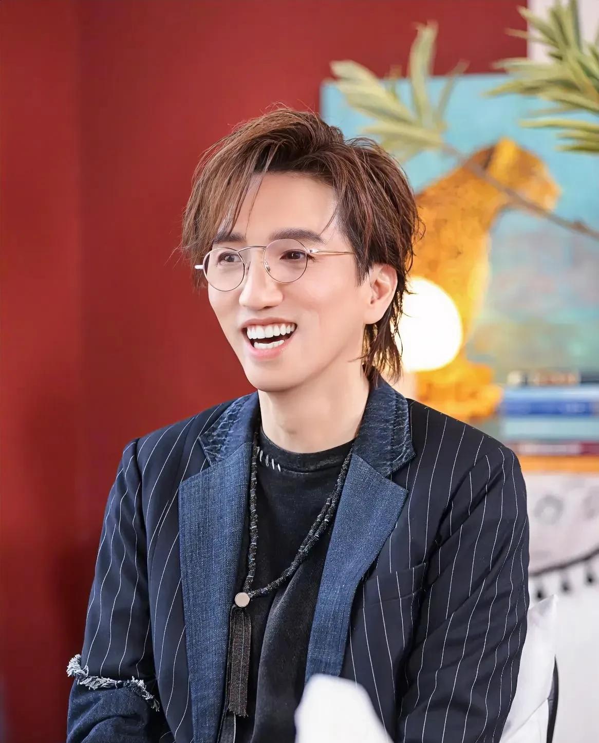 林志炫成为这届歌手最遗憾的，两次复活两次淘汰，错就错在他不应该作为首发歌手，因为