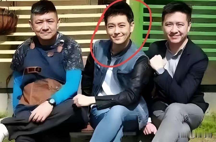 看到很多网友说kimi的颜值完全达不到爸爸林志颖十几岁时候美貌的高度，他长得太像