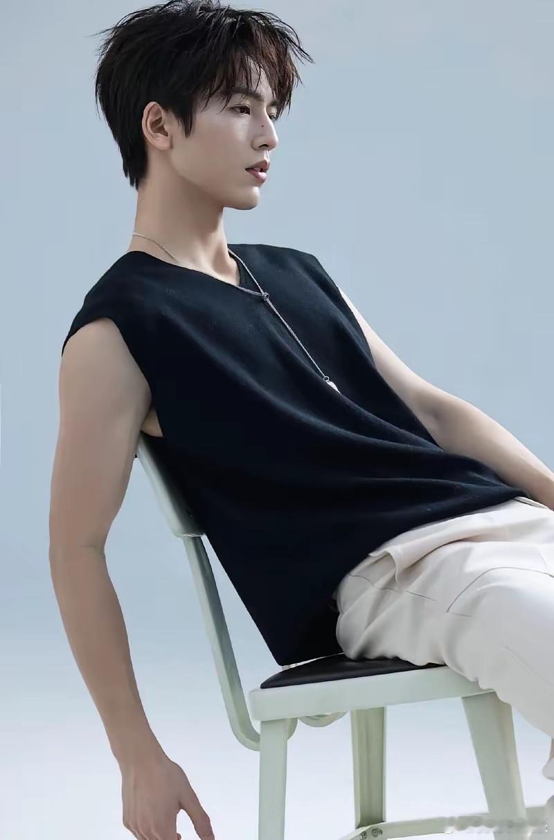 张凌赫接下来可能要有麻烦了主要面临这三个问题第一个问题：在一段时间内，粉底液将军