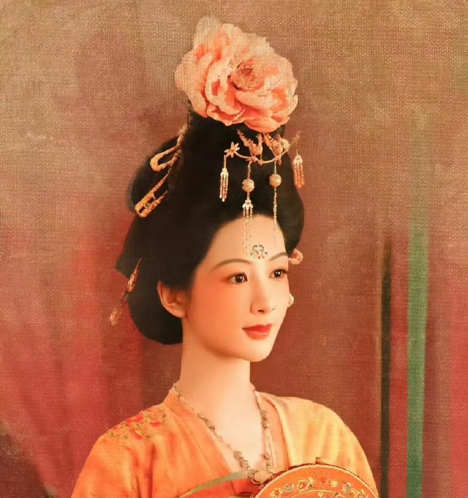 簪花仕女的仿唐造型有，你喜欢哪个?刘亦菲&《梦华录》杨紫&《锦绣芳华》孟子义&《