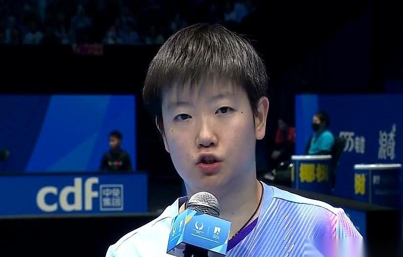 孙颖莎的赛后采访，你仔细看，会发现一个万能公式。不管对面站的是谁，不管场上刚打