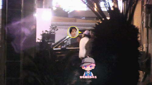 喝多杨紫搀扶摔倒朋友杨紫喝多搀扶摔倒朋友杨紫和朋友聚餐，结束后下台阶时，朋友不