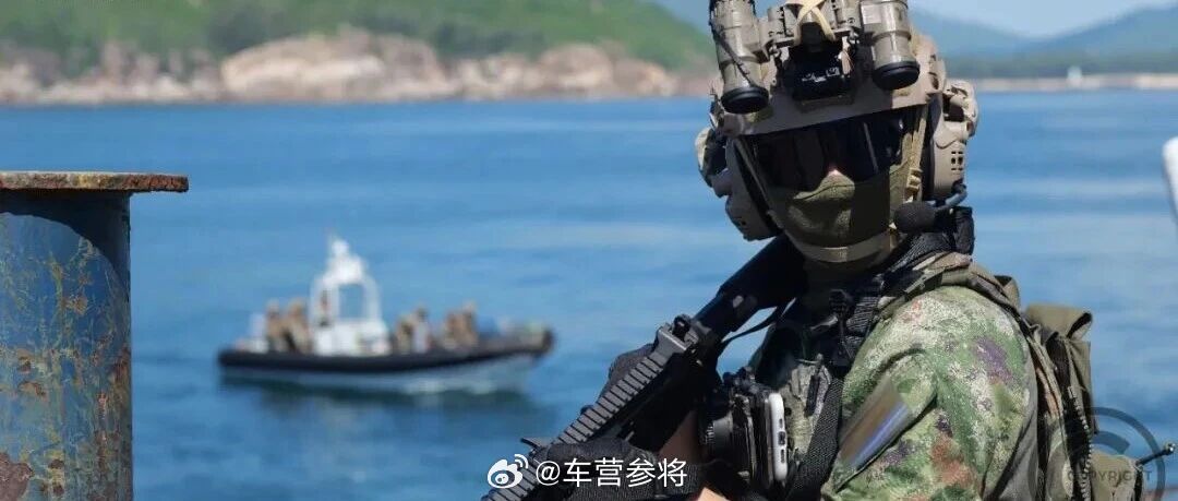 有RIB加上这环境，不太可能是装冰，基本能肯定就是蛟龙突击队，而且进行的是海上行