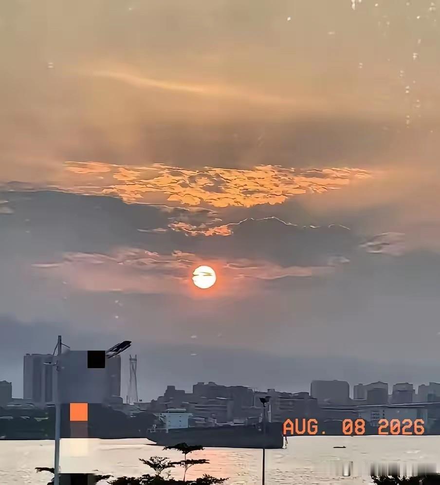 这下大家放心了，再过6天，也就是8月14号，全国各地都将正式进入末伏阶段，一共1