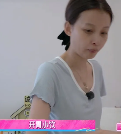 孙怡素颜竟然长这样，和化妆后的她比判若两人！