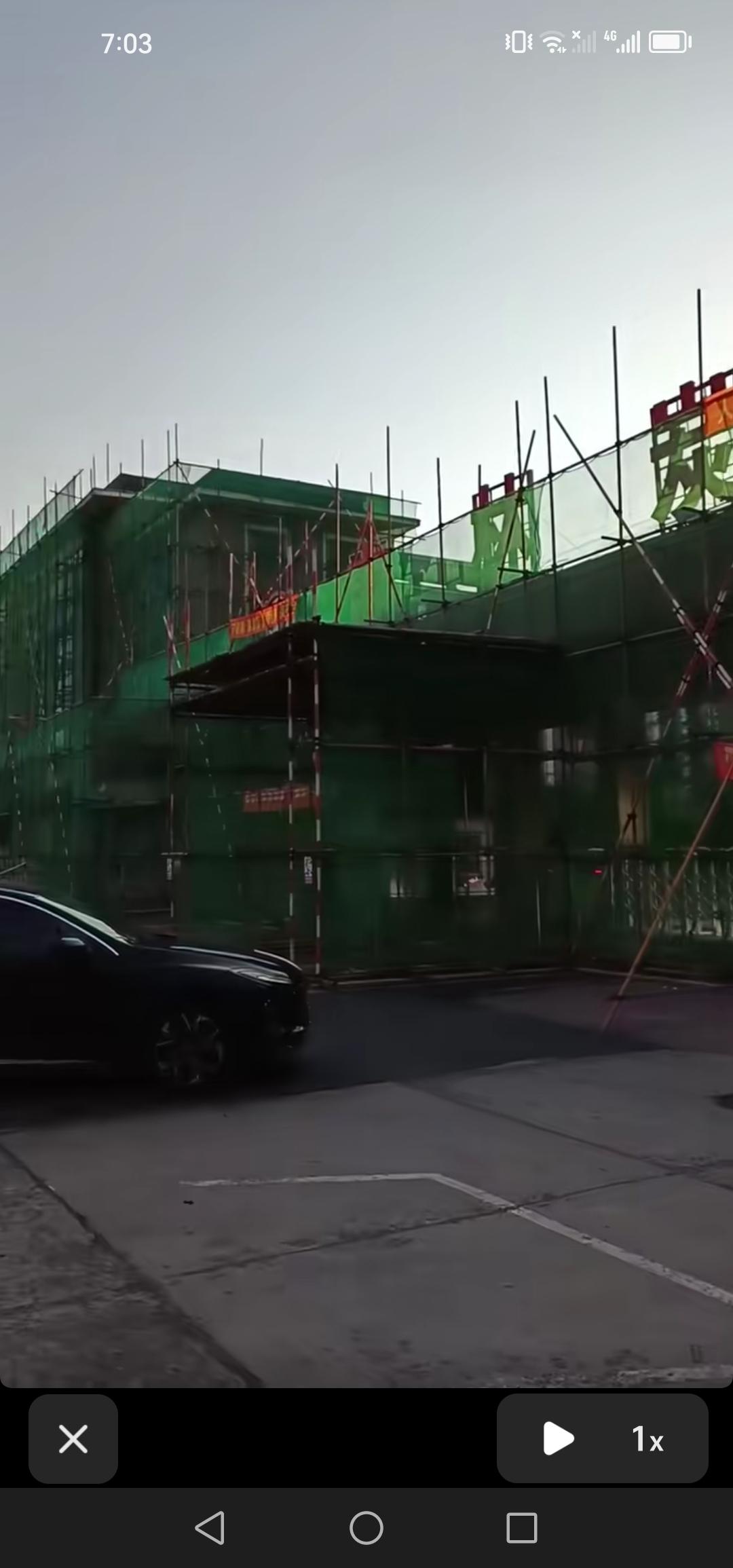 吉林市碳素厂改造工程正如火如荼地进行着，改造完工后定会十分美观。近日，吉林市